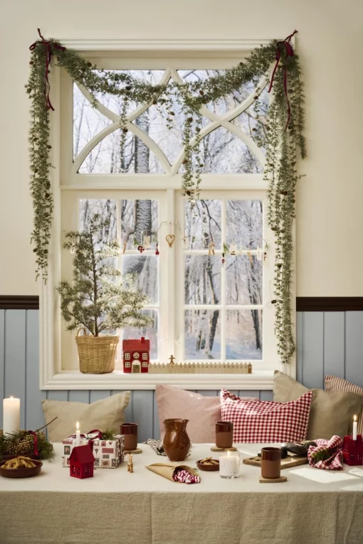 Гірлянда Кедр з шишками, 180 см, пластик